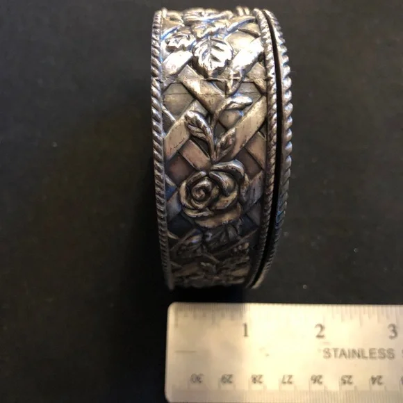 Vintage Metal heart trinket box gothic distressed look - Picture 9 of 10